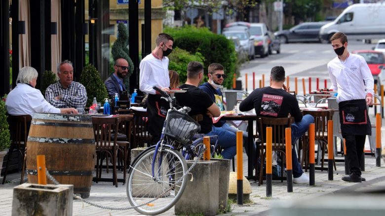 Nga nentori kafenete ne Maqedoni do kerkojne dozen e dyte te vaksines